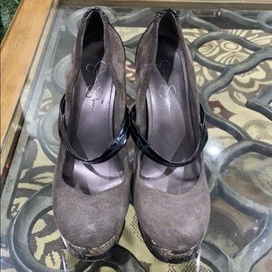 Jessica Simpson pumps